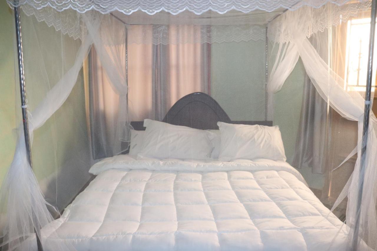Jusvero Motel Джинджа Экстерьер фото